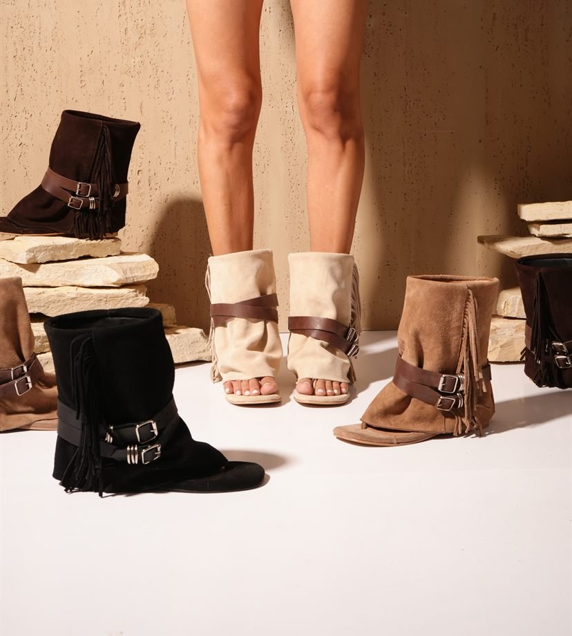 África — sandal boot con flecos